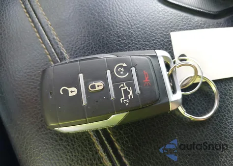 2019 Ram 1500 Laramie 4X4 5'7 Box z USA, uszkodzony, nr VIN 1C6SRFJT7KN612994